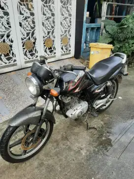 Suzuki Thunder 2009 ss lengkap mesin masih enak,plat B Tangerang