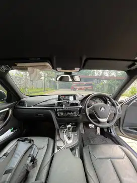 BMW 320i Luxury Line 2019, KM cuma 32rb (bukan miles)