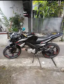 YAMAHA VIXION 2015