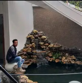 Kolam batu alam minimalis