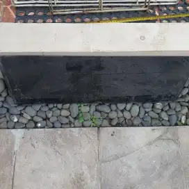 kaca riben bekas bongkaran kusen jendela