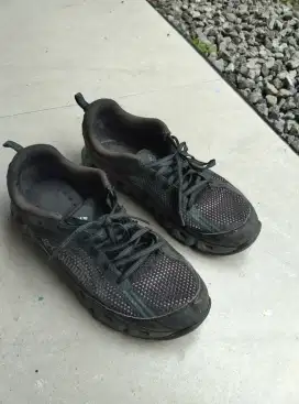 Sepatu Columbia Outdoor Size 42 – Nyaman & Tangguh, Bth Sdkt Perbaikan