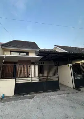dikontrakan disewakan rumah strategis colomadu