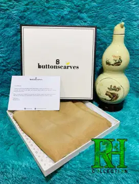 JILBAB BUTTONSCARVES 
*KELLY SQUARE IN SAND*