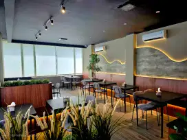STAFF CAFE KHUSUS WANITA