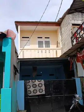 Di jual rumah 2 lantai di pondok kacang barat
