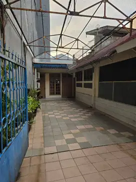 Rumah area Matraman dekat dengan Jalan Utama dan Bisa untuk Kantor