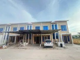 Rumah 2 Lantai Golden City Residance Dekat Hotel Golden Prown Bengkong