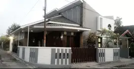 JUAL RUMAH BELAKANG HOTEL HYAAT MLATI SLEMAN JOGJAKARTA