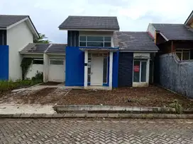 Dijual rumah depan taman diperbukitan di Citra Indah