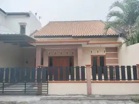 Rumah Baru Bagus  Siap Pakai di Banyuanyar Solo Kota (AT)