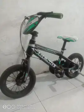 Dijual sepeda Anak anak ukuran 12 inci merek Genio  masih bagus gan