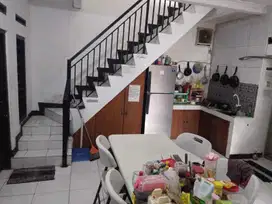 Kost MURAH strategis bagus siap pakai 2 lantai di Jl Sukasari Raya