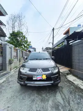 Pajero Sport Dakar 4x2 Automatic Limited Diesel Solar 2013 / 2014
