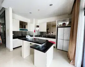 Rumah townhouse di Royalton Residences kemayoran gunung sahari