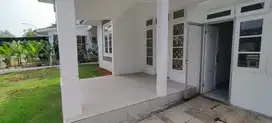 dijual rumah renov depan taman di kota wisata cibubur