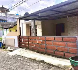 DISEWAKAN RUMAH FULL FURNISH DI BATU