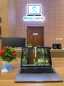 Macbook Pro 2018 Touchbar Core i5 Retina 13inch Ram 16 gb Ssd 256 Gb