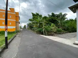Dijual Tanah Pekarangan Strategis Beberapa Langkah ke Kampus UII