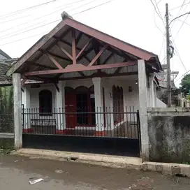 Disewakan Rumah 4KT Strategis di Bantarjati Bogor