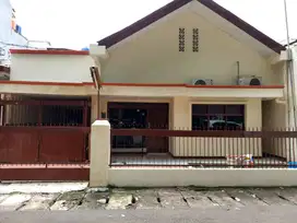 Dijual Rumah Cantik dan Prospektif di Tebet, Jakarta Selatan!