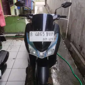 Dijual YAMAHA LEXI 2019 HITAM