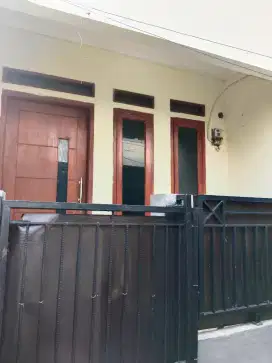 Rumah di kontrakan / di sewakan Tebet Jakarta selatan