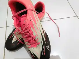 Dijual sepatu bola specs lightspeed 3 fg ukuran 39