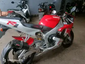 Jual motor yzf R1 1000  motor legend  sangat langka