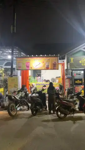 Karyawan Outlet Minuman