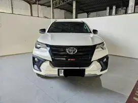 Toyota Fortuner VRZ TRD 2.4 diesel AT ( Matic ) 2018  Putih Km 74rban