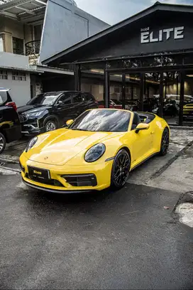2023 Porsche 911 Carrera 4 GTS Cabriolet Racing Yellow