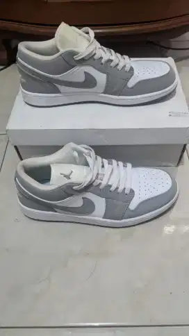 Pre Loved Sepatu Nike Air Jordan 1 low size 44 like new 95%