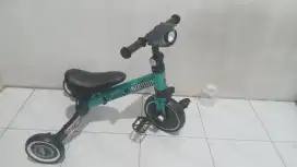 Sepeda roda tiga jual borongan aj masih bagus ko jarangan di maenin