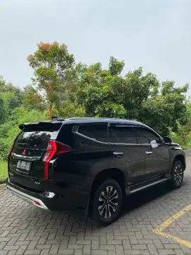 Pjero sport hitam pemakaian pribadi