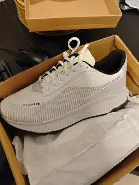 Sepatu boss ttnm evo likenew