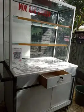 Gerobak /Etalase alumunium Bekas.Panjang 100cm/Tinggi 170cm/Lebar 60cm