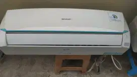 AC Sharp 1/2 PK kondisi 90 % freon full