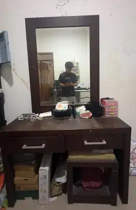 Meja Rias Minimalis
