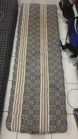 Kasur kapuk bisa untuk kursi kayu
