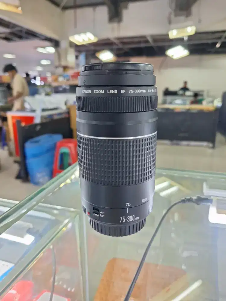 Lensa Canon 75-300mm