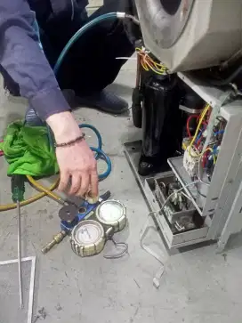Jasa servis ac,ac netes,ac error,bongkar pasang ac,mesin cuci,kulkas