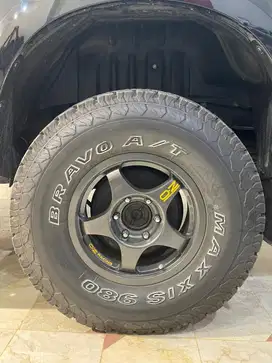 Oz chrono r16 6x139 maxxis 285/75/16