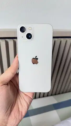 iPhone 13 256GB warna Starlight