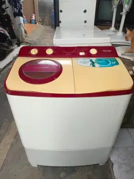 Di jual mesin cuci polytron kapasitas 9kg barang normal