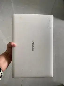 LAPTOPE BEKAS (NETBOOK PC ASUS X200M)