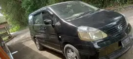 Nissan serena CT 2004 AT