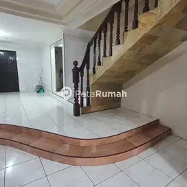 DIJUAL RUMAH JALAN SERAM BARU - DAERAH HM YAMIN (VERA)
