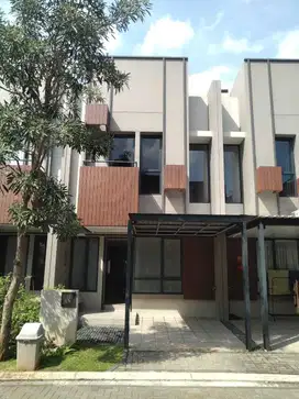 Rumah di BSD Tabebuya Invensihaus Posisi di Jalan Utama Hadap Selatan