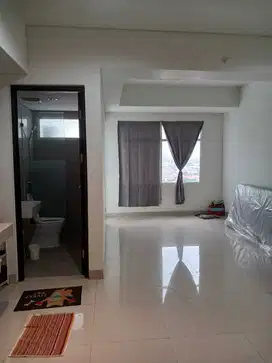 Klaska Studio Luas 35m2 Semi Kosongan AC Kulkas